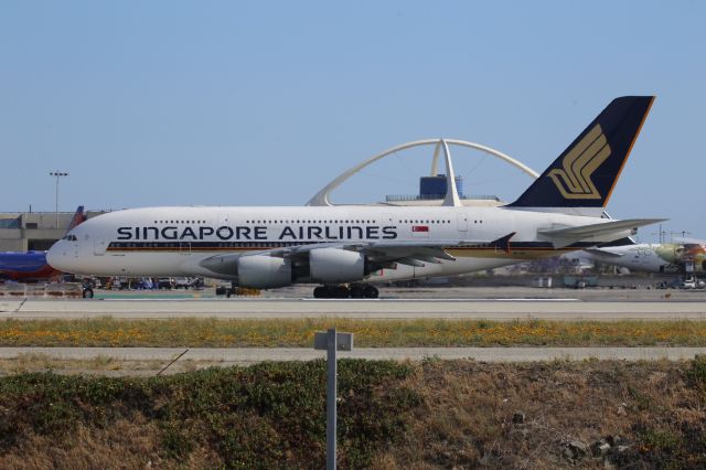 Airbus A380-800 (9V-SKN)