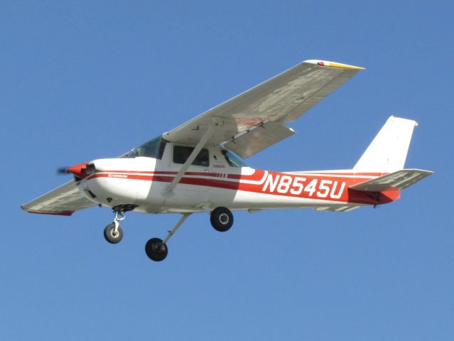 Cessna Commuter (N8545U) - Landing RWY 24