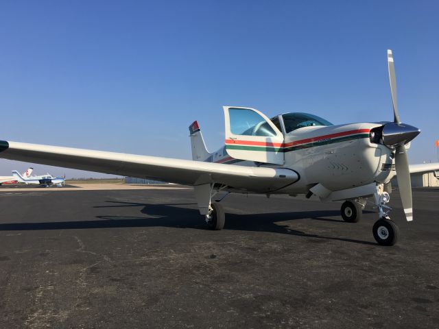 Beechcraft Bonanza (33) (N9200Q)