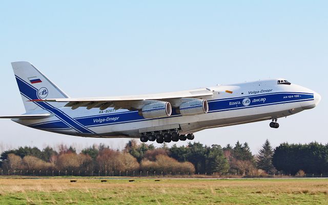 Antonov An-124 Ruslan (RA-82077) - volga-dnepr an-124-100 ra-82077 dep shannon for chicago 26/2/19.