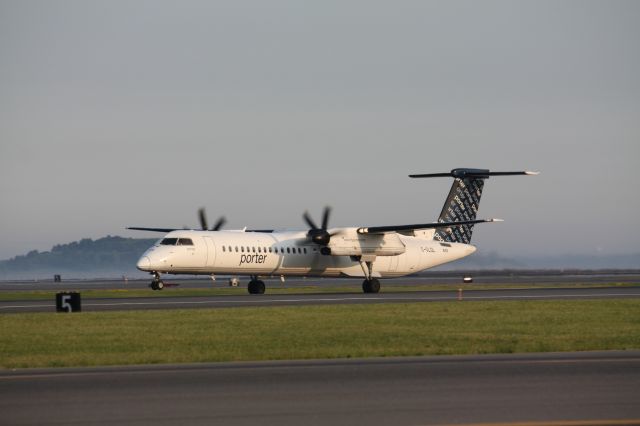 de Havilland Dash 8-400 (C-GLQL)