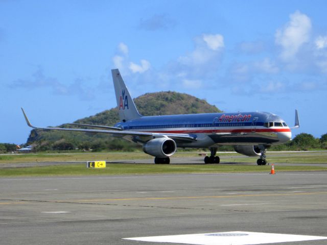 Boeing 757-200 (N635AA)