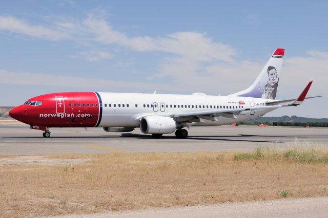 Boeing 737-800 (LN-DYQ) - VI Madrid Spotter Day. 