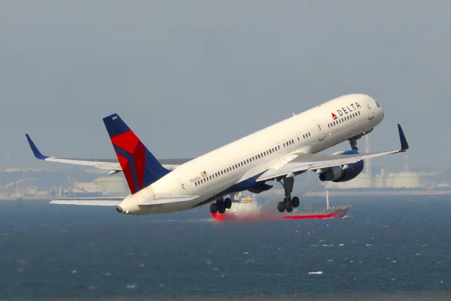 Boeing 757-200 (N546US)