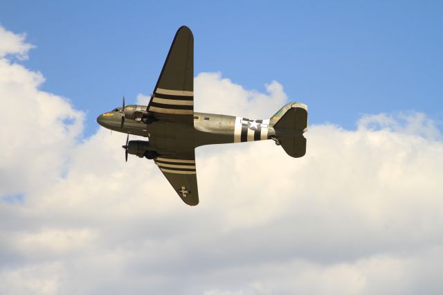 Douglas DC-3 (N88874)