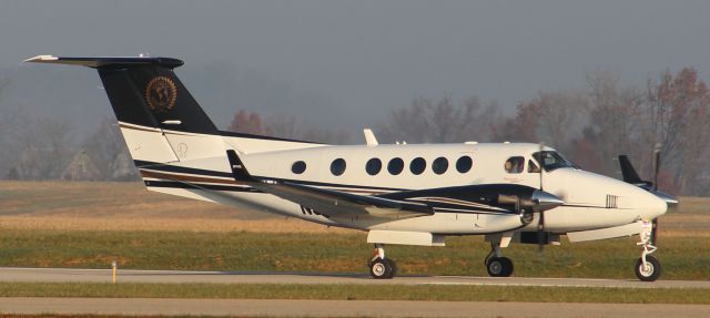 Beechcraft Super King Air 200 (N520KJ) - Landing rwy 9, Nov 2012