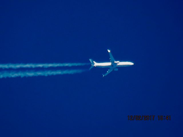 Boeing 737-900 (N39463)