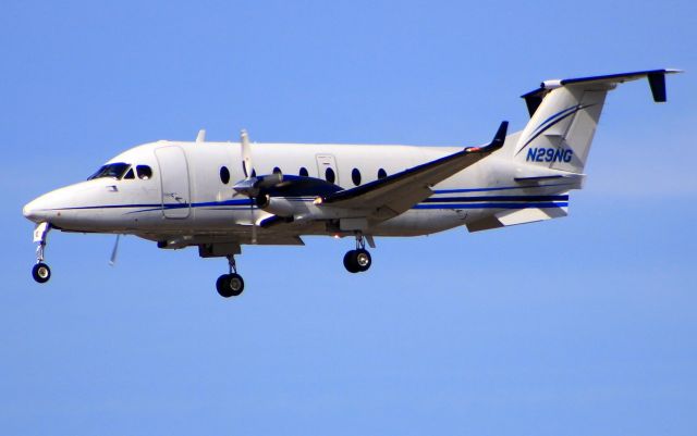 Beechcraft 1900 (N29NG)