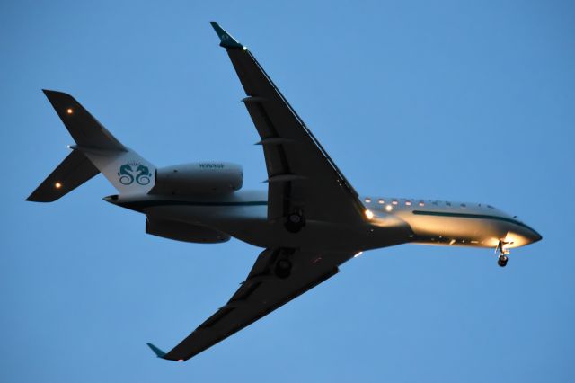 Bombardier Global Express (N989SF) - Landing in Cleveland for the NBA Finals at 9:30pm Local. 