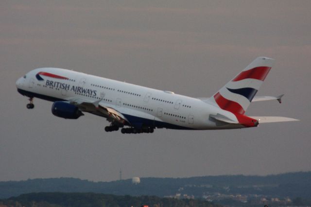 Airbus A380-800 (G-XLEK)