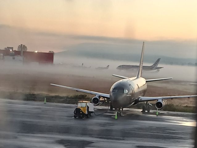 Boeing 737-200 (C-GTVO)