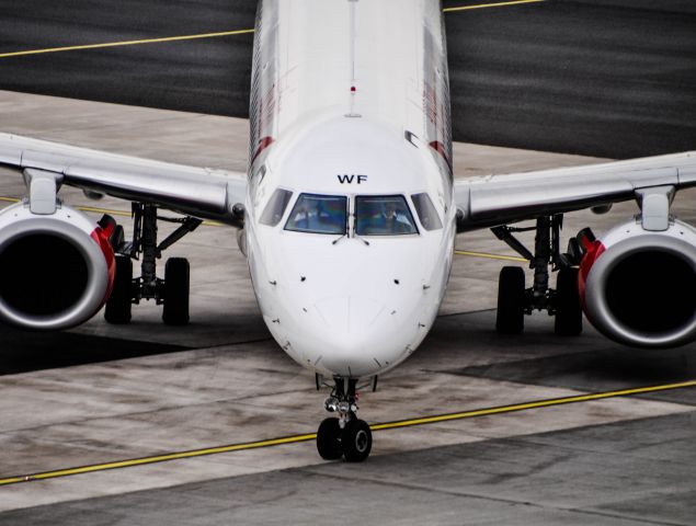 Embraer ERJ-190 (OE-LWF)