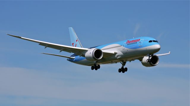 Boeing 787-8 (G-TUID) - BOE320 on final to Rwy 16R to complete a flight test on 8.7.13. (LN:106 cn 36424).