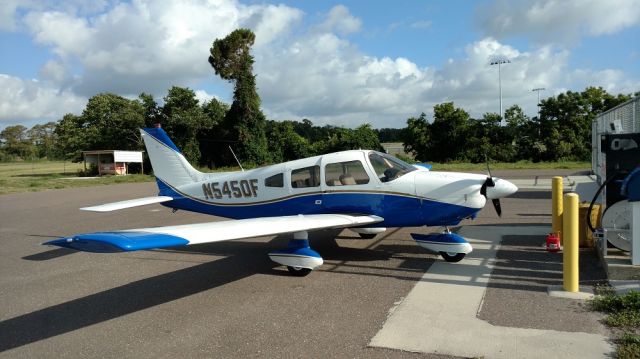 Piper Cherokee (N5450F)