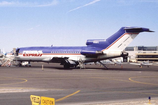 Boeing 727-100 (N106FE) - 1986 at McCarran