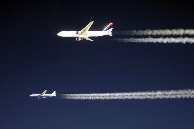 N175DN — - Three of us in formation south of Greenland...