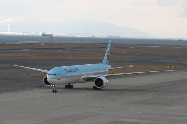 BOEING 777-300 (HL7782)