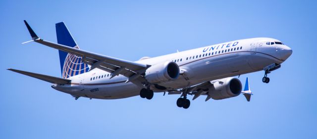 Boeing 737 MAX 9 (N37502) - IAH  7-23-2024