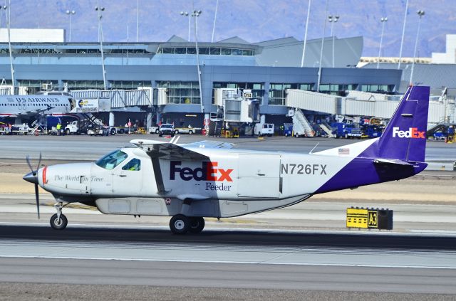 Cessna Caravan (N726FX) - N726FX FedEx Feeder Cessna 208B Super Cargomaster C/N 208B0465 - McCarran International Airport, Las Vegas - December 4, 2013br /TDelCoro