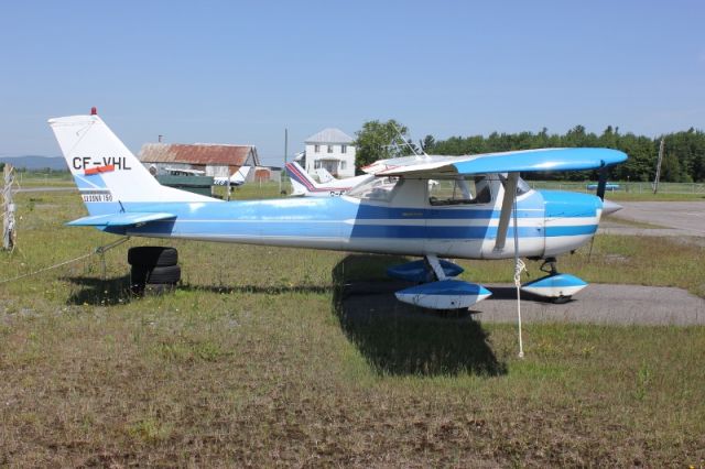 Piper Aztec (C-FVHL) - CF-VHL Cessna 150 M Aéroport de Joliette CSG3 04-07-2016