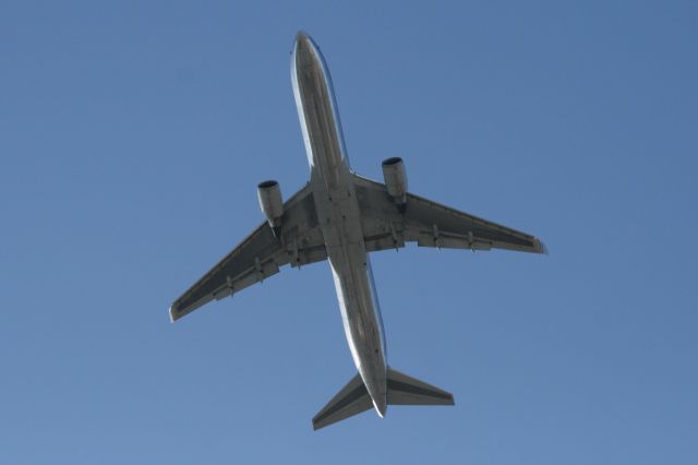 Boeing 737-800 (N348AN)