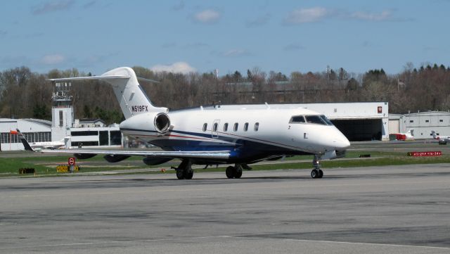 Bombardier Challenger 300 (N519FX)