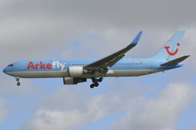 BOEING 767-300 (PH-OYJ)