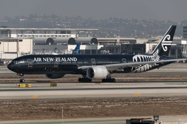BOEING 777-300ER (ZK-OKQ) - 11th November, 2024:  Taxiing to Tom Bradley International Terminal at LAX after landing on runway 25L.