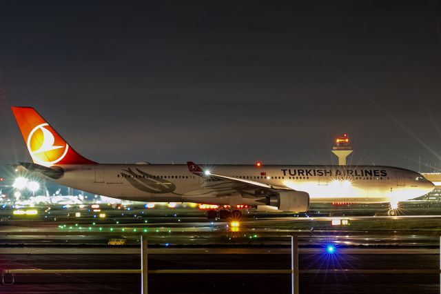 Airbus A330-300 (TC-JOF)