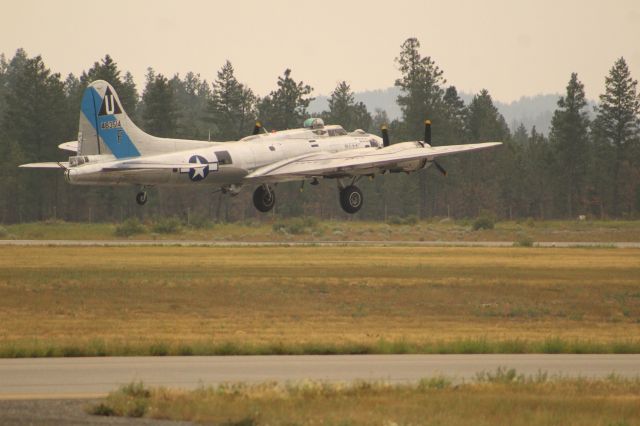 Boeing B-17 Flying Fortress (N9323Z)