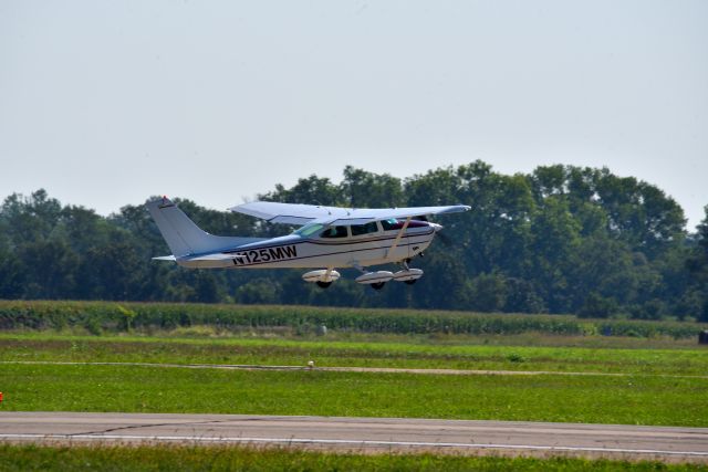 Cessna Skylane (N125MW)