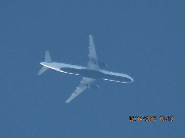 Airbus A321 (N993JE)
