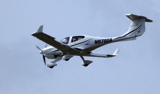 Diamond Star (N970DA) - On final is this 2017 Diamond Star DA40-NG in the Spring of 2019.