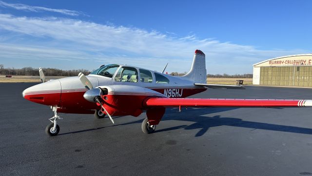 Beechcraft Travel Air (N95HJ)