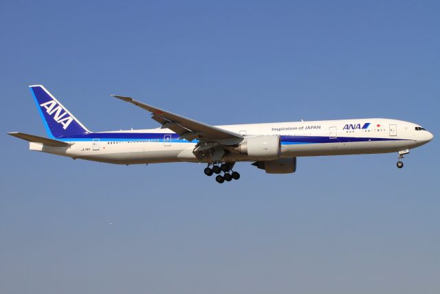 BOEING 777-300ER (JA781A)