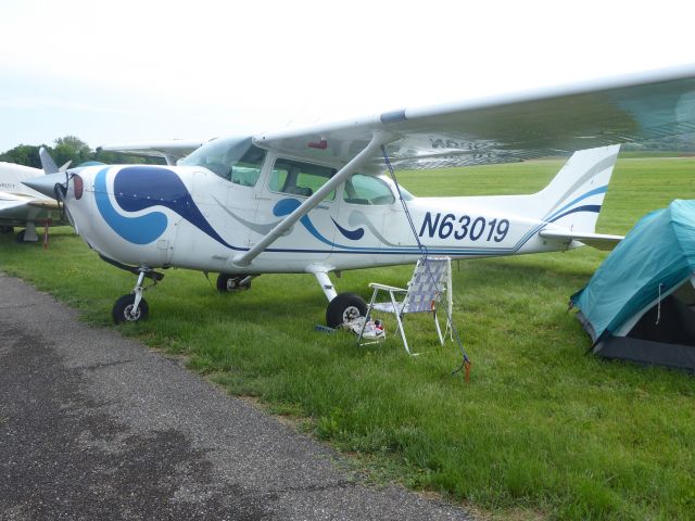 Cessna Skyhawk (N63019)