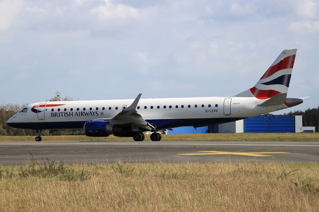 Embraer ERJ-190 (G-LCYK)