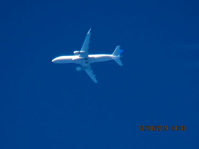 Embraer 175 (N117SY)