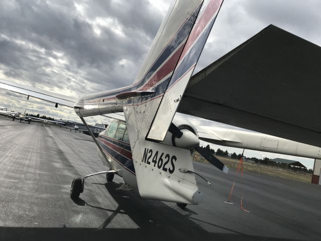 Cessna Super Skymaster (N2462S) - 337 without avionics. Stayed at KDEW for a while to get upgraded ones. Tried out some interesting angles for fun