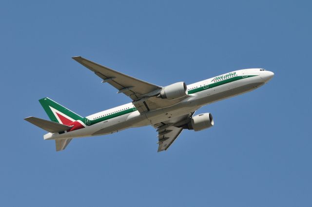 Boeing 777-200 (I-DISE) - 2011/4/24