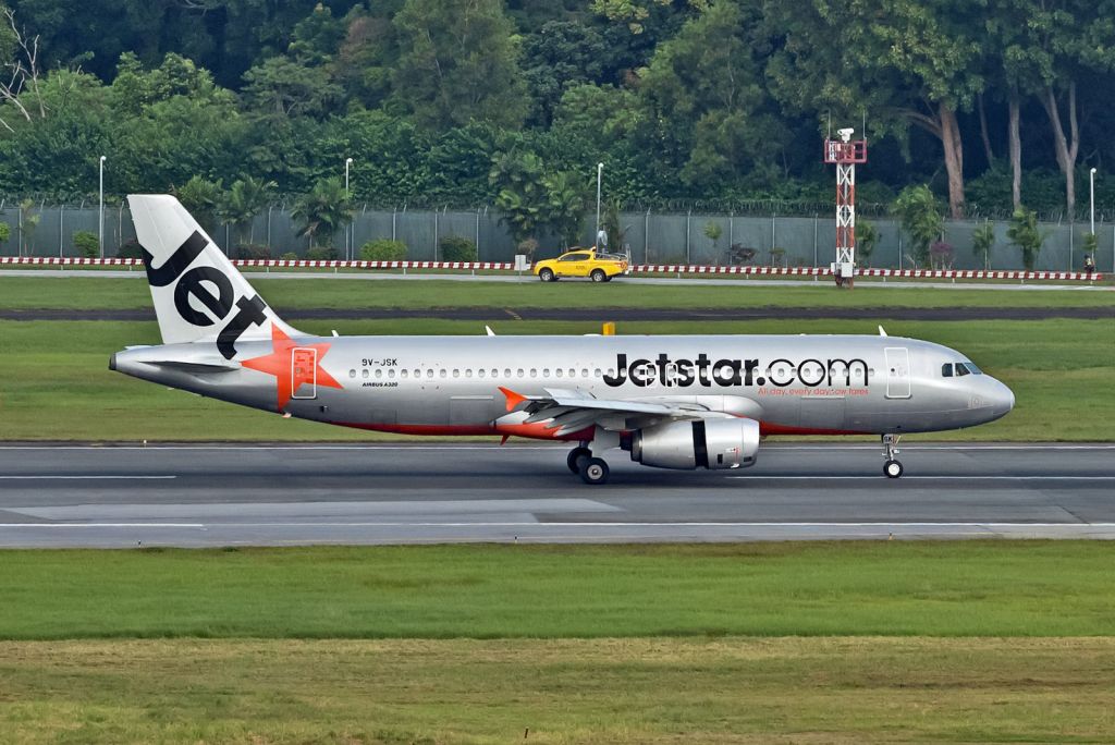 Airbus A320 (9V-JSP)