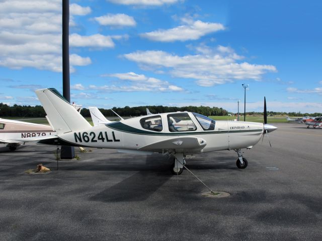 Socata TB-20 Trinidad (N624LL) - Modern aircraft. Very ergonomically designed cockpit.