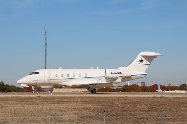 Bombardier Challenger 300 (N992DC)