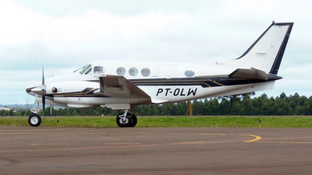 Beechcraft King Air 90 (PT-OLW)