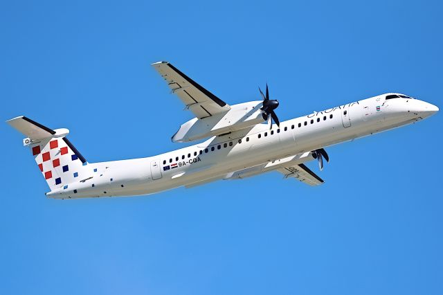 de Havilland Dash 8-400 (9A-CQA)