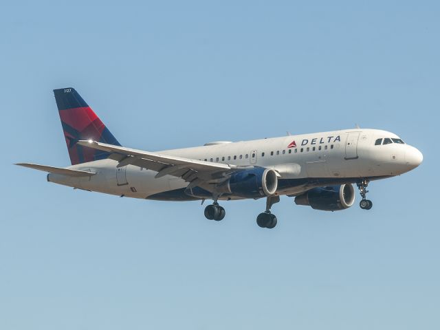 Airbus A319 (N327NB) - 1/5/2019