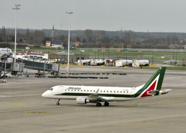 Embraer 170/175 (EI-RDE) - Alitalia Cityliner Embraer ERJ-175STD EI-RDE in Brussels 