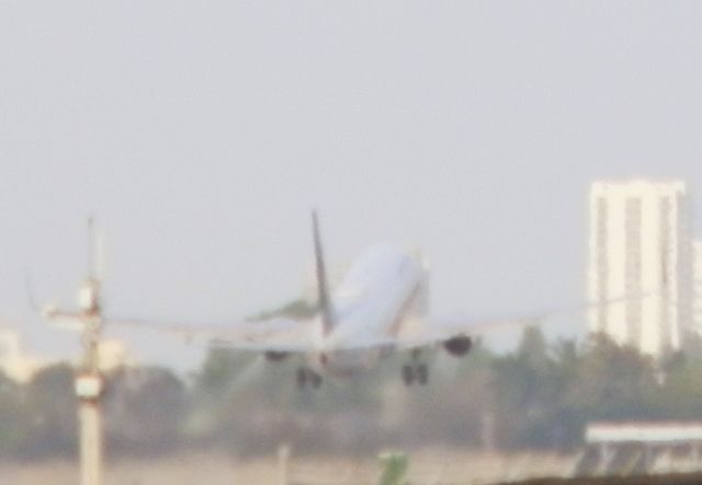 Boeing 737-800 (N27239)