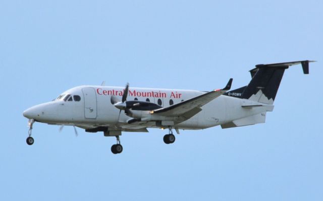 Beechcraft 1900 (C-FCMV) - Arrivals 90W