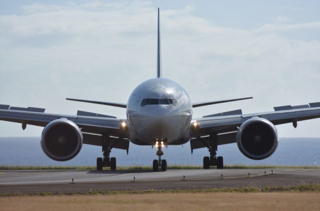 BOEING 777-300 (F-GSQR)